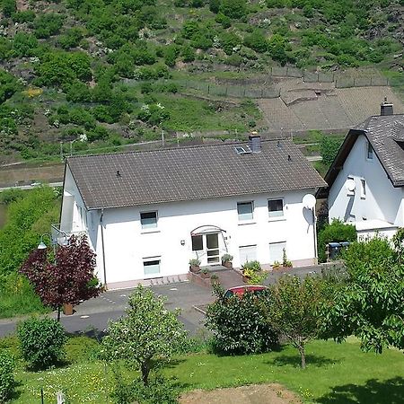 Haus Flora - Ferienwohnungen Кохем Экстерьер фото