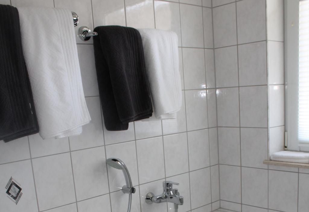 Haus Flora - Ferienwohnungen Кохем Номер фото